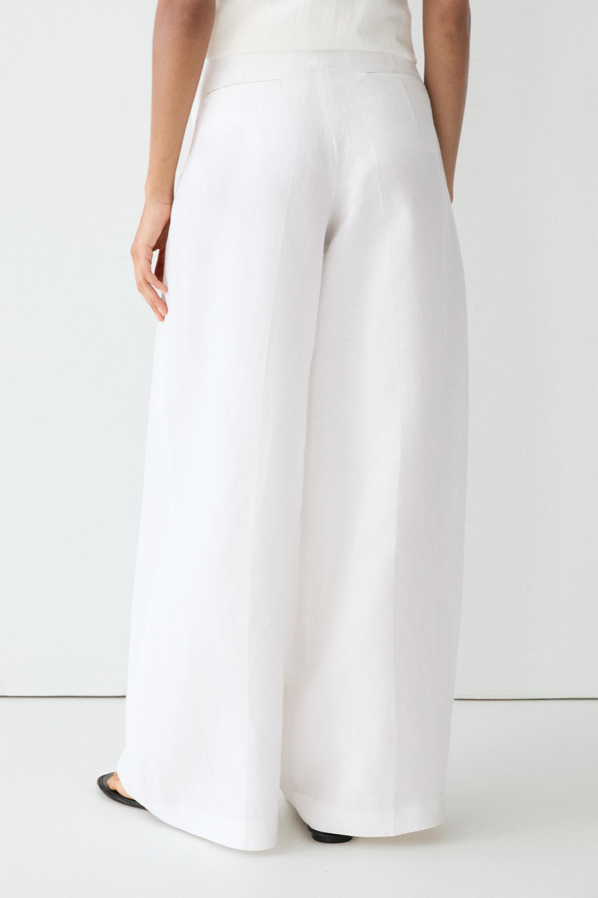 Total look flowing linen blend trousers
