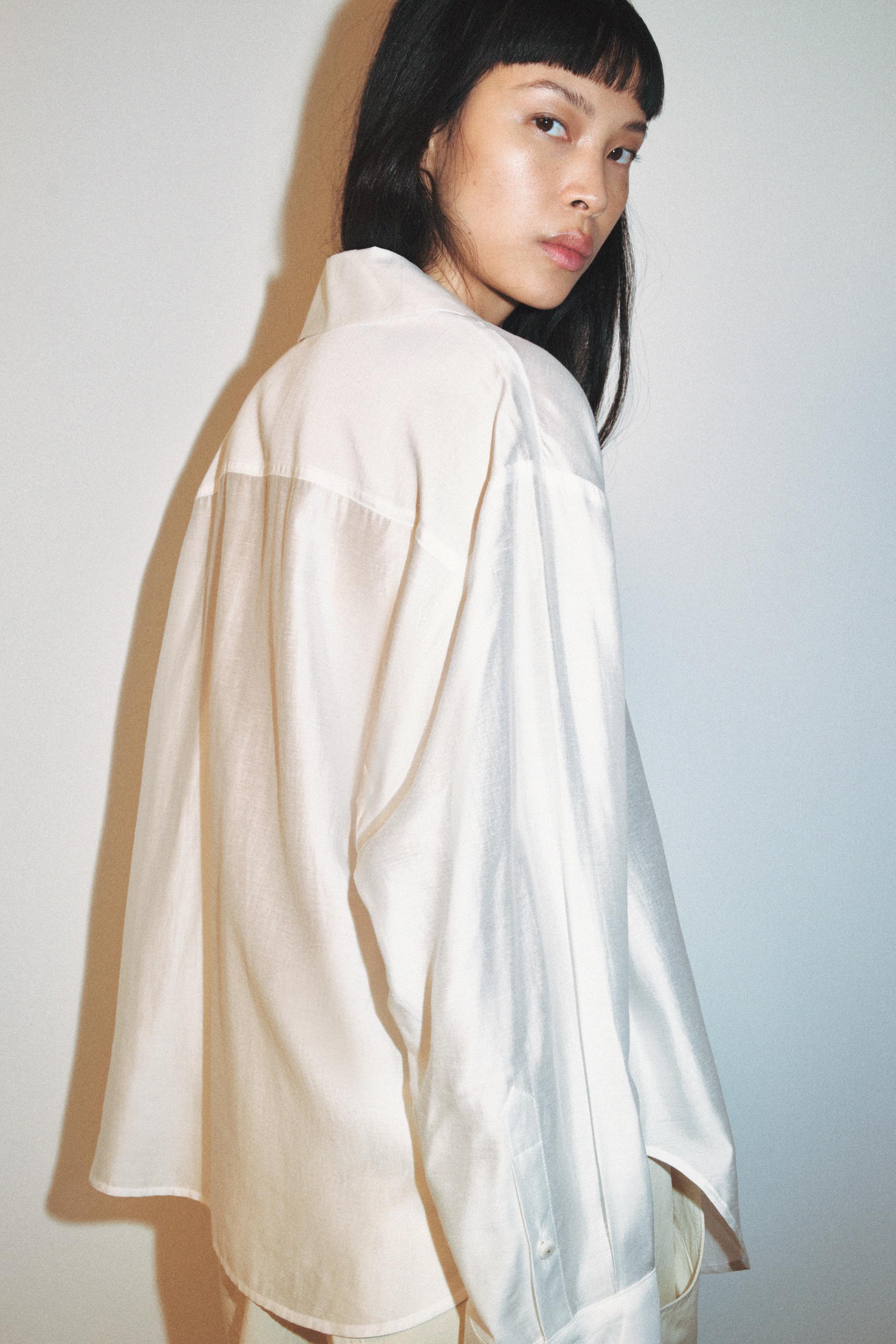 OVERSIZED SATIN EFFECT SHIRT