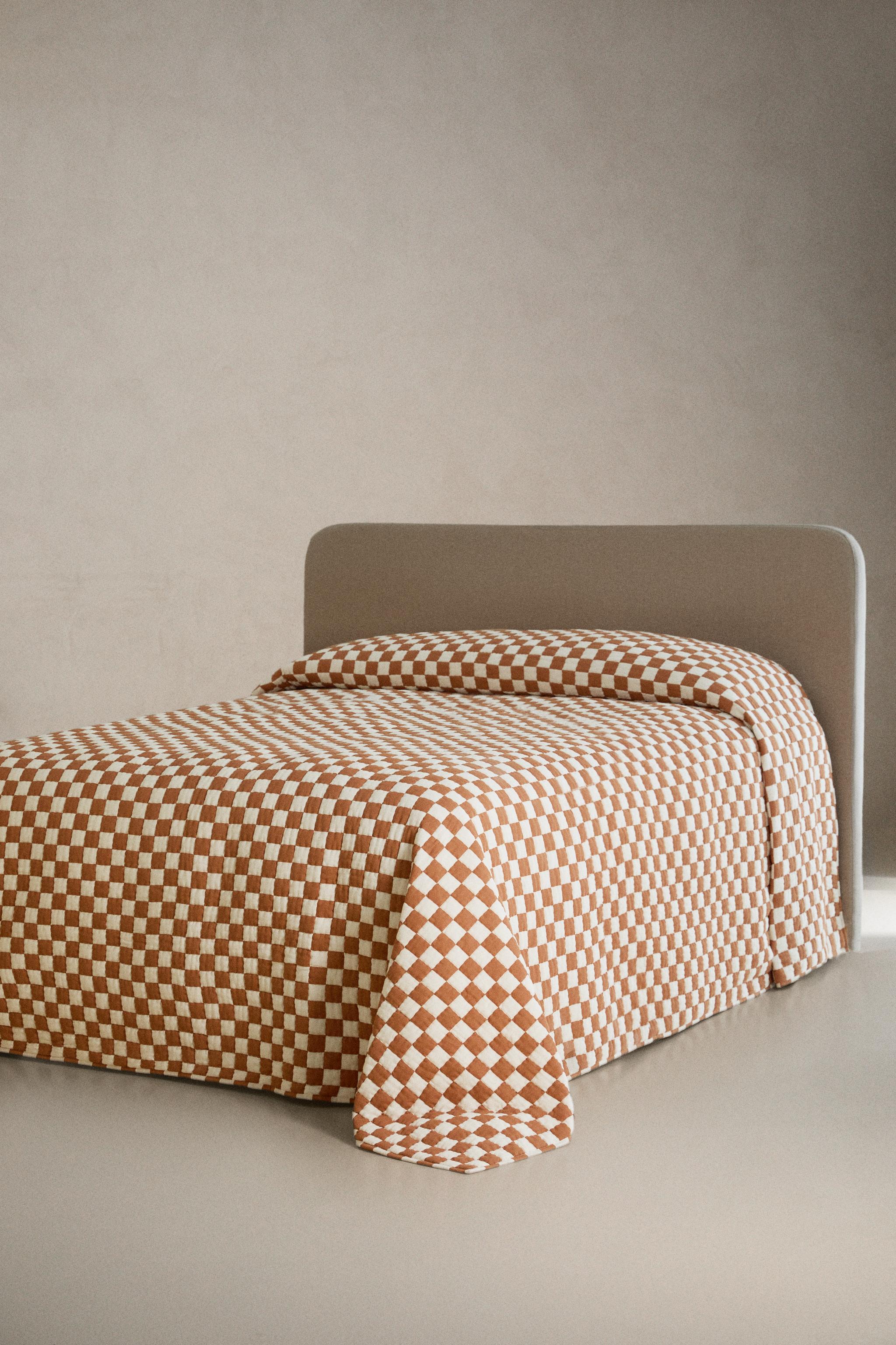 CHECK COTTON QUILT — 772