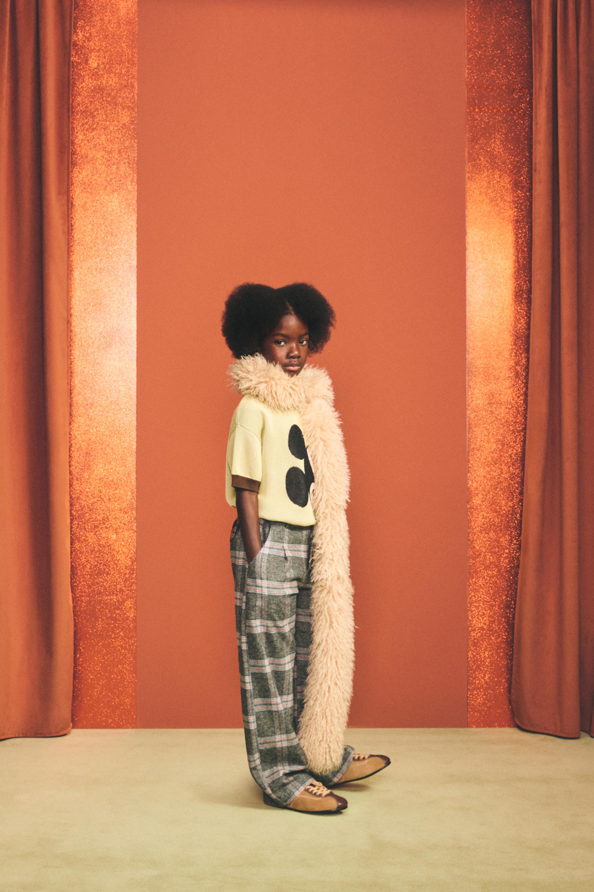 大人用　ZARA ミッキーマウス耳ニット帽　HARRY LAMBERT ZARA】ミッキーマウスの耳付きニット帽 X DISNEY (ZARA/ニット