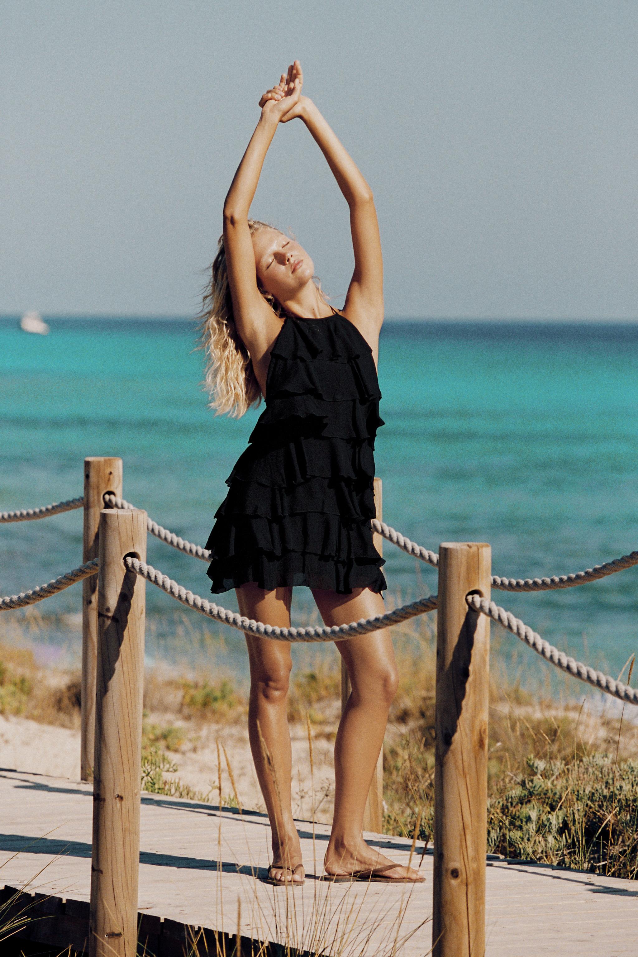 Женские платья Zara RUFFLED HALTER MINI DRESS