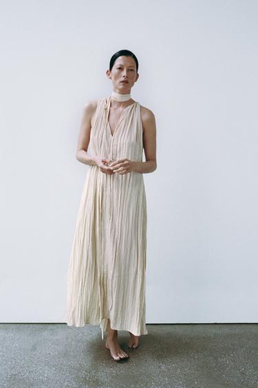 ZW COLLECTION SPLÝVAVÉ ŠATY S ŽEBROVANÝM EFEKTEM - Béžová od Zara