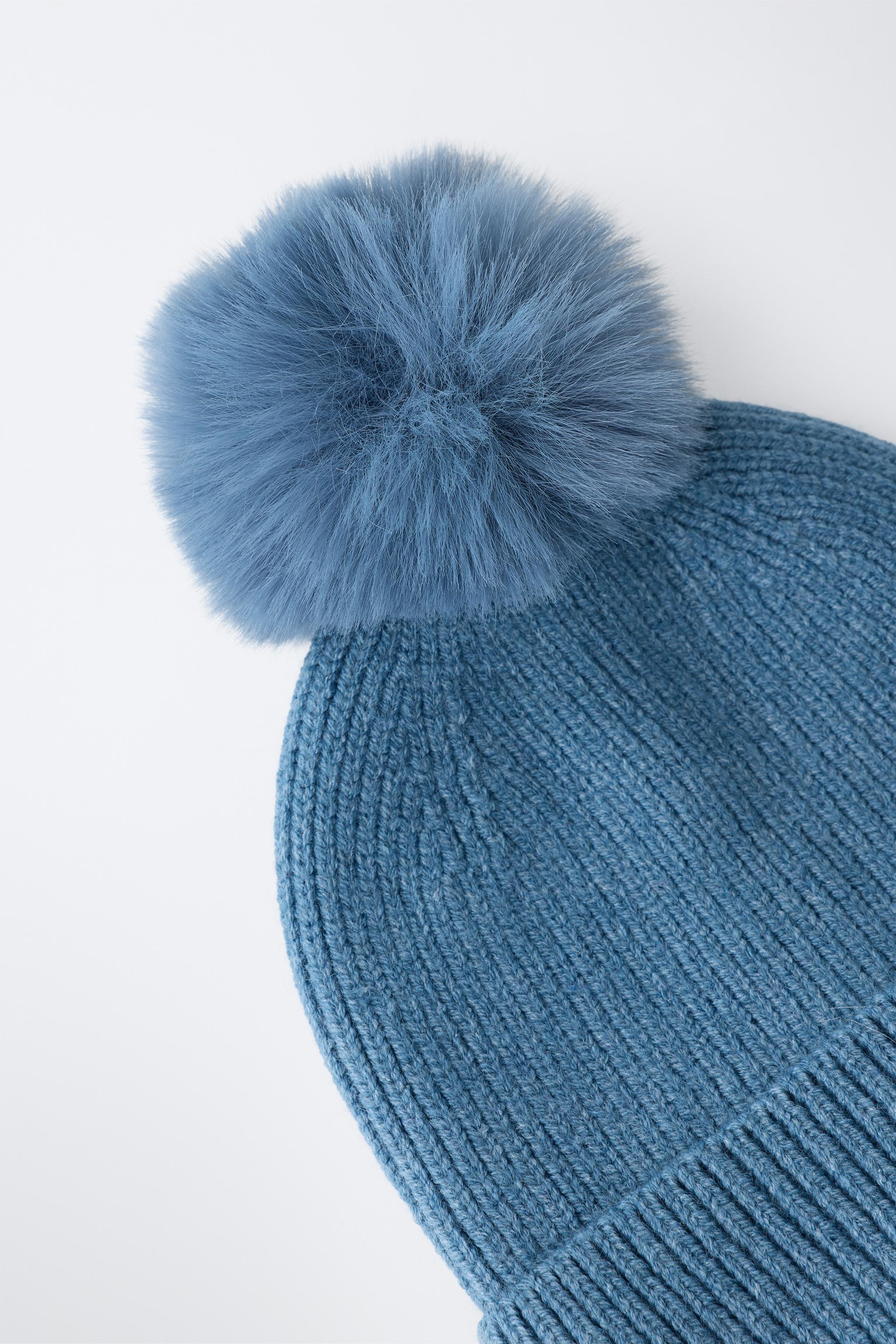POMPOM KNIT BEANIE