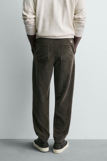 PANTALON CARROT FIT EN VELOURS CÔTELÉ - Marron de Zara - Image 2