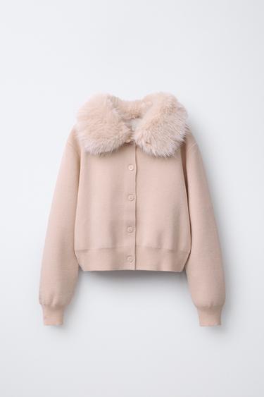 Zaras STICKAD JACKA MED AVTAGBAR KRAGE I FUSKPÄLS - Beige