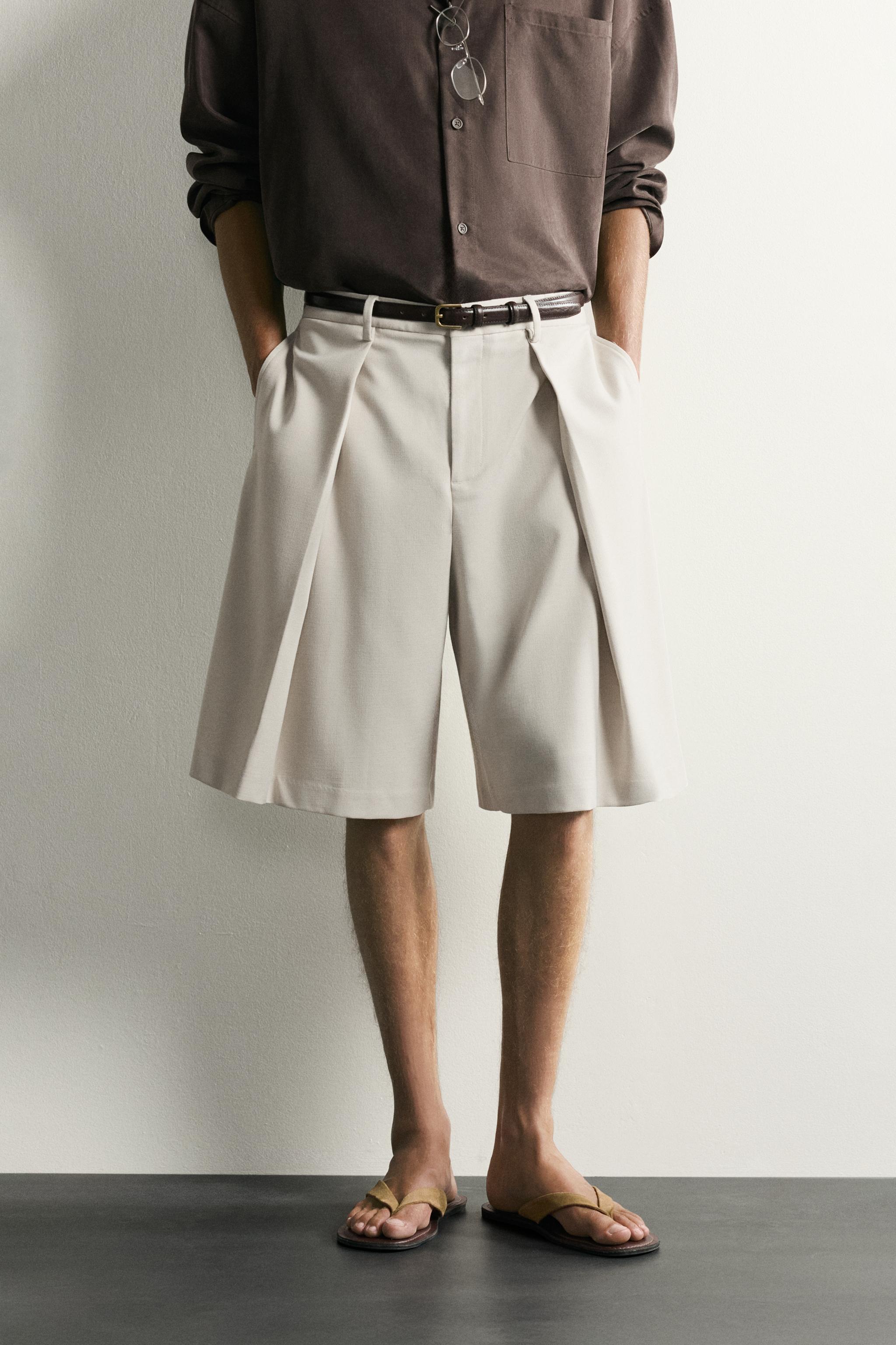 PLEATED WIDE FIT SHORTS — Light beige