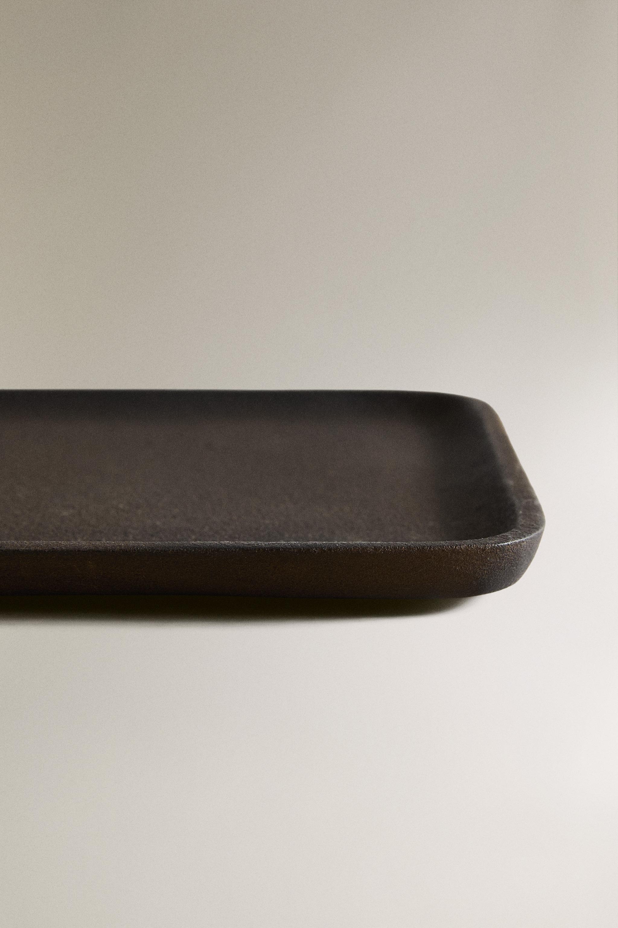 BLACK METAL TRAY