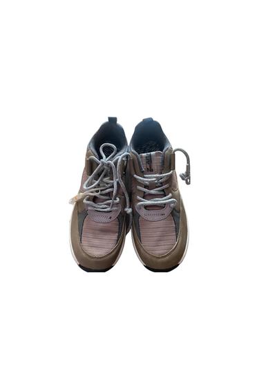 SNEAKERS COLOR TOPO Y GRIS