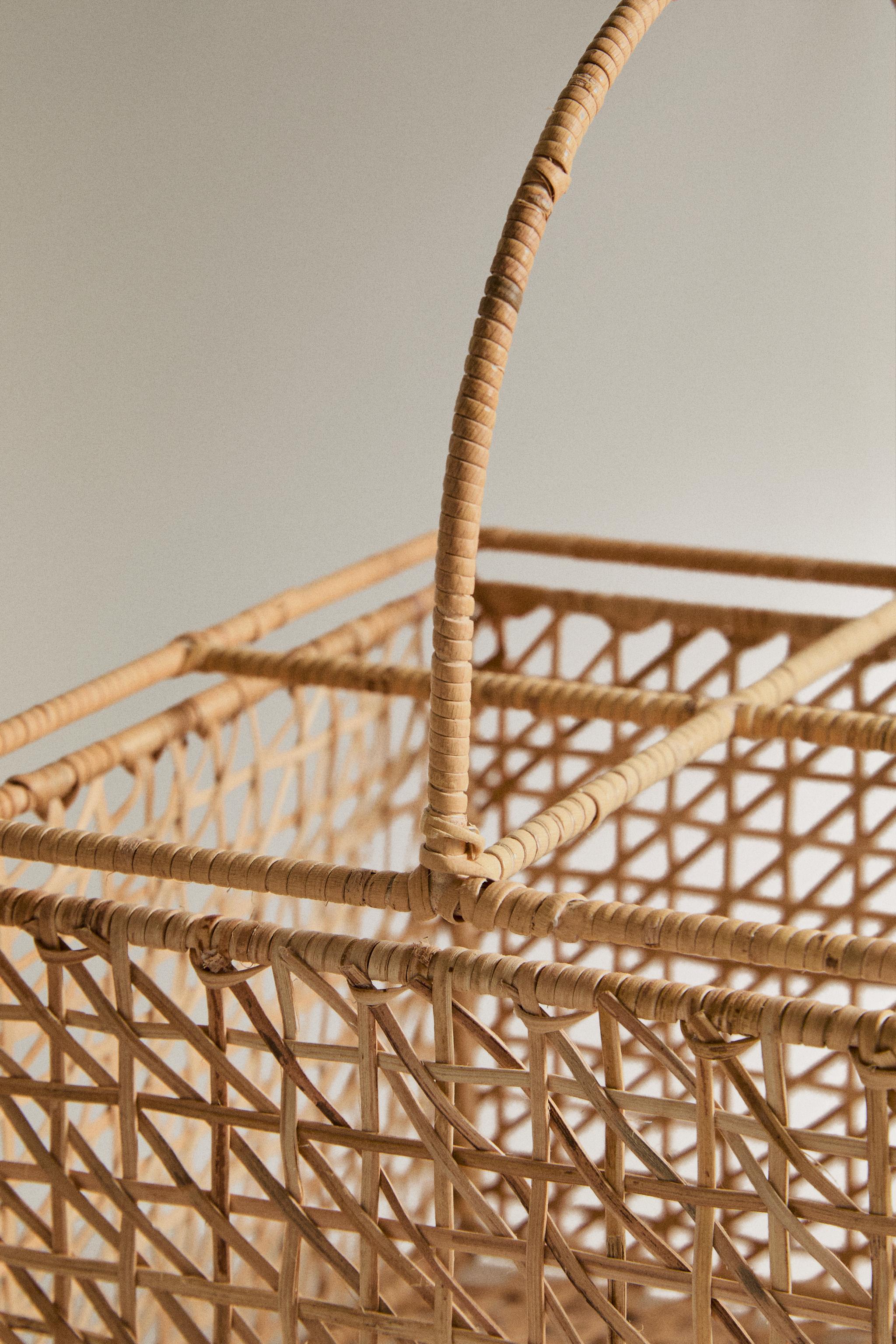 Zara RATTAN BOTTLE STAND WITH HANDLE — фото 4