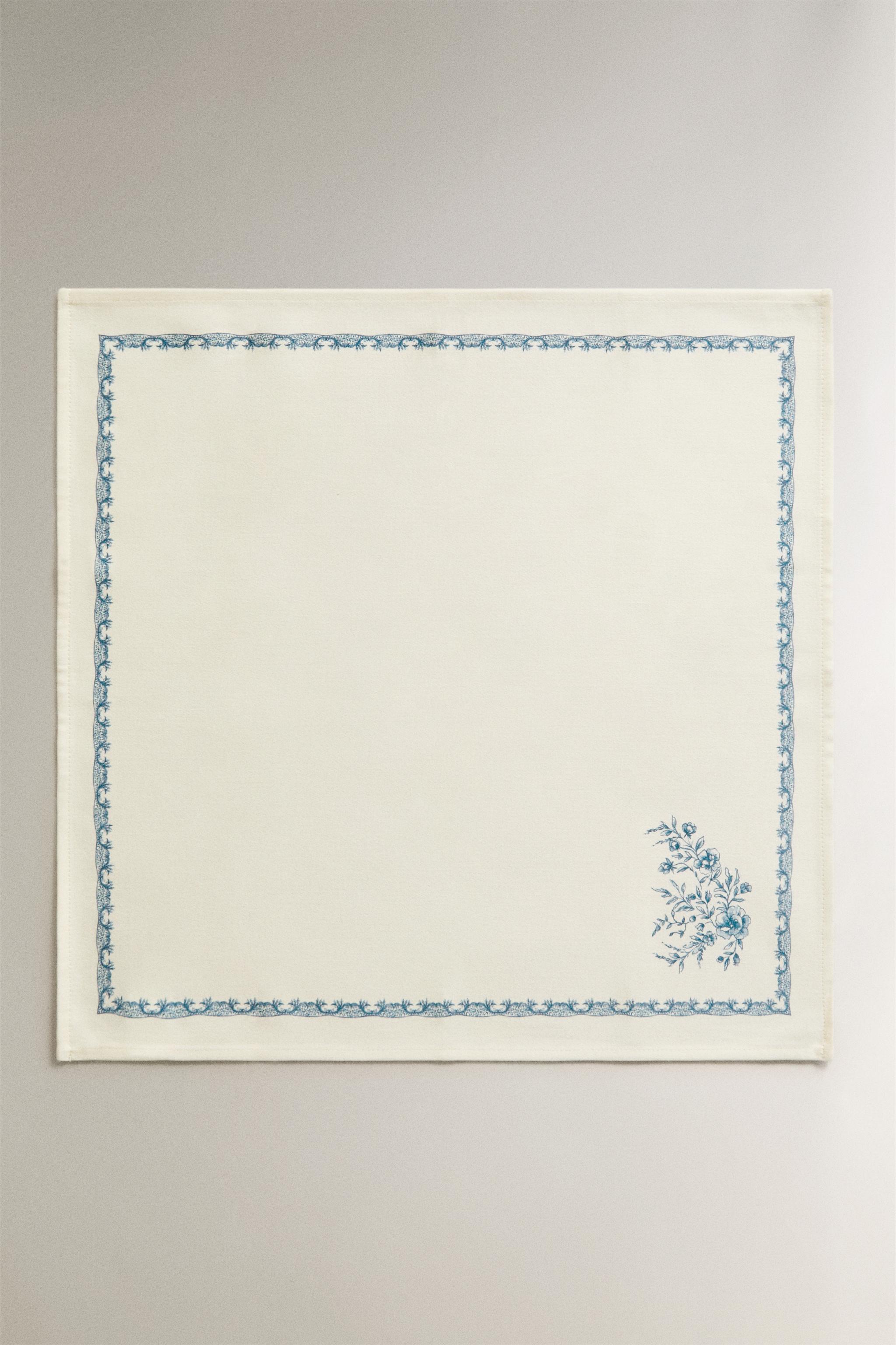 PACK OF FLORAL SATIN NAPKINS (PACK OF 2) — Blue