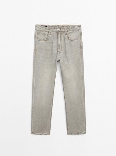 Jean regular fit - Khaki de Zara