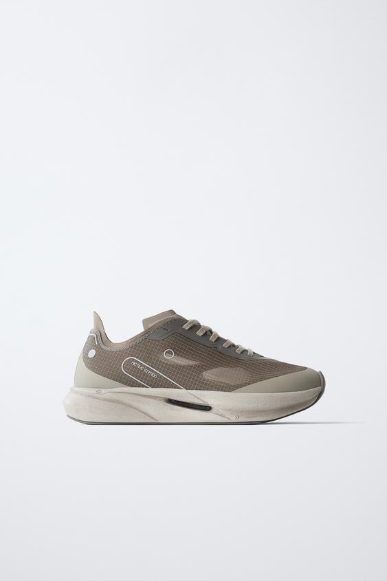 ZAPATILLA DEPORTIVA CONTRASTE - Marrón de Zara - Imagen 0
