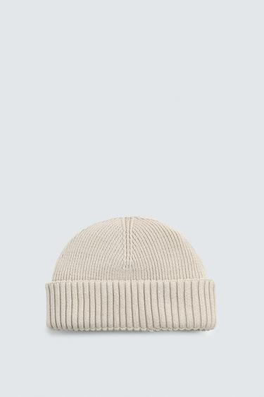 SHORT KNIT BEANIE - Ecru by Zara