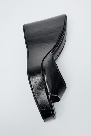 SANDALIA TACÓN CUÑA - Negro de Zara