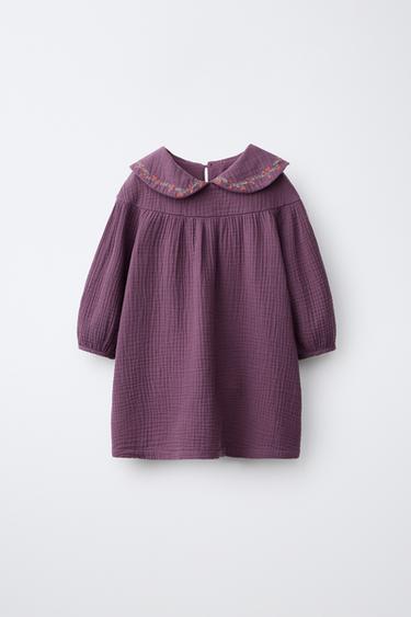 Zaras BRODERAD KLÄNNING I STRUKTURMATERIAL - Lila