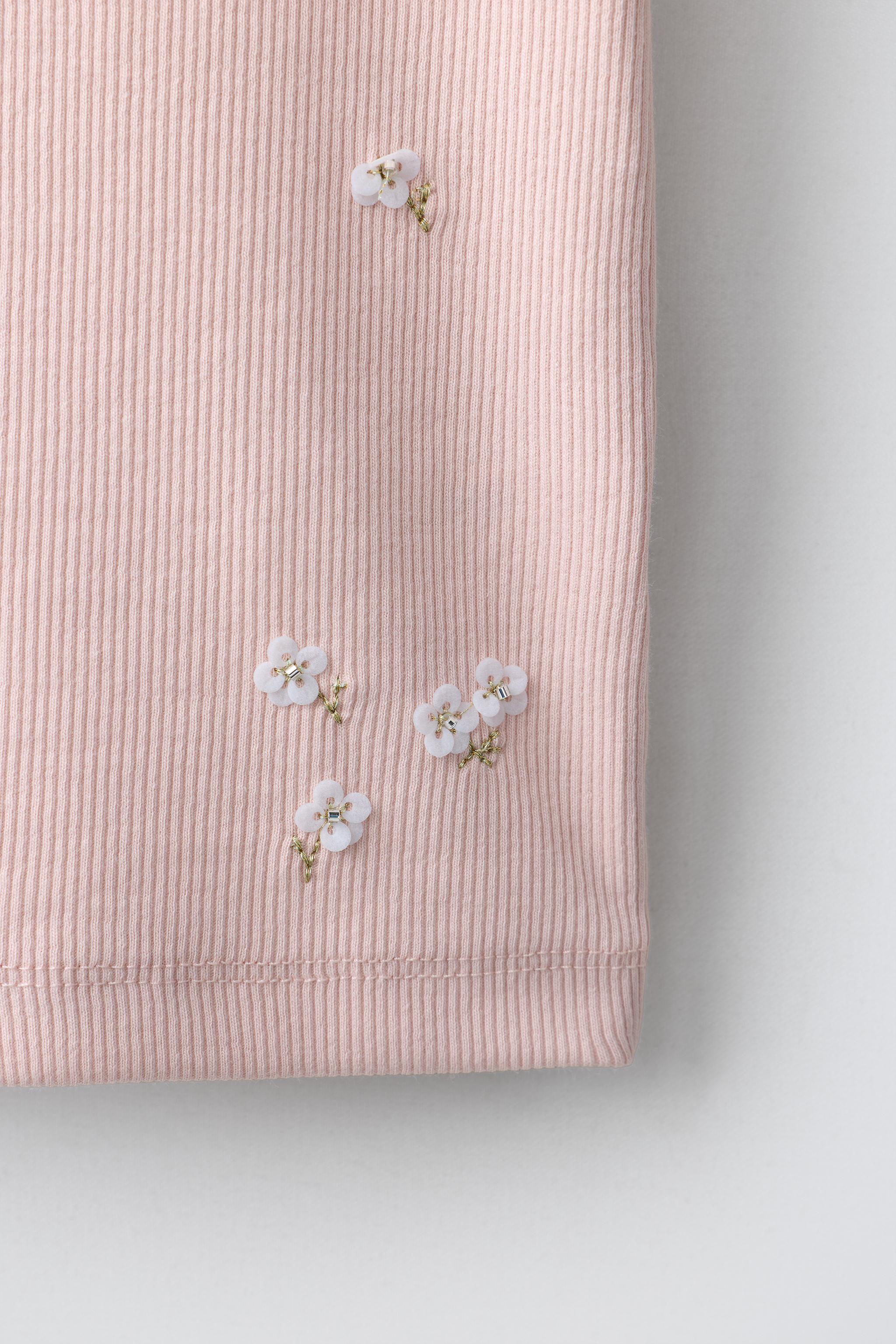 BEADED EMBROIDERED RIB T-SHIRT