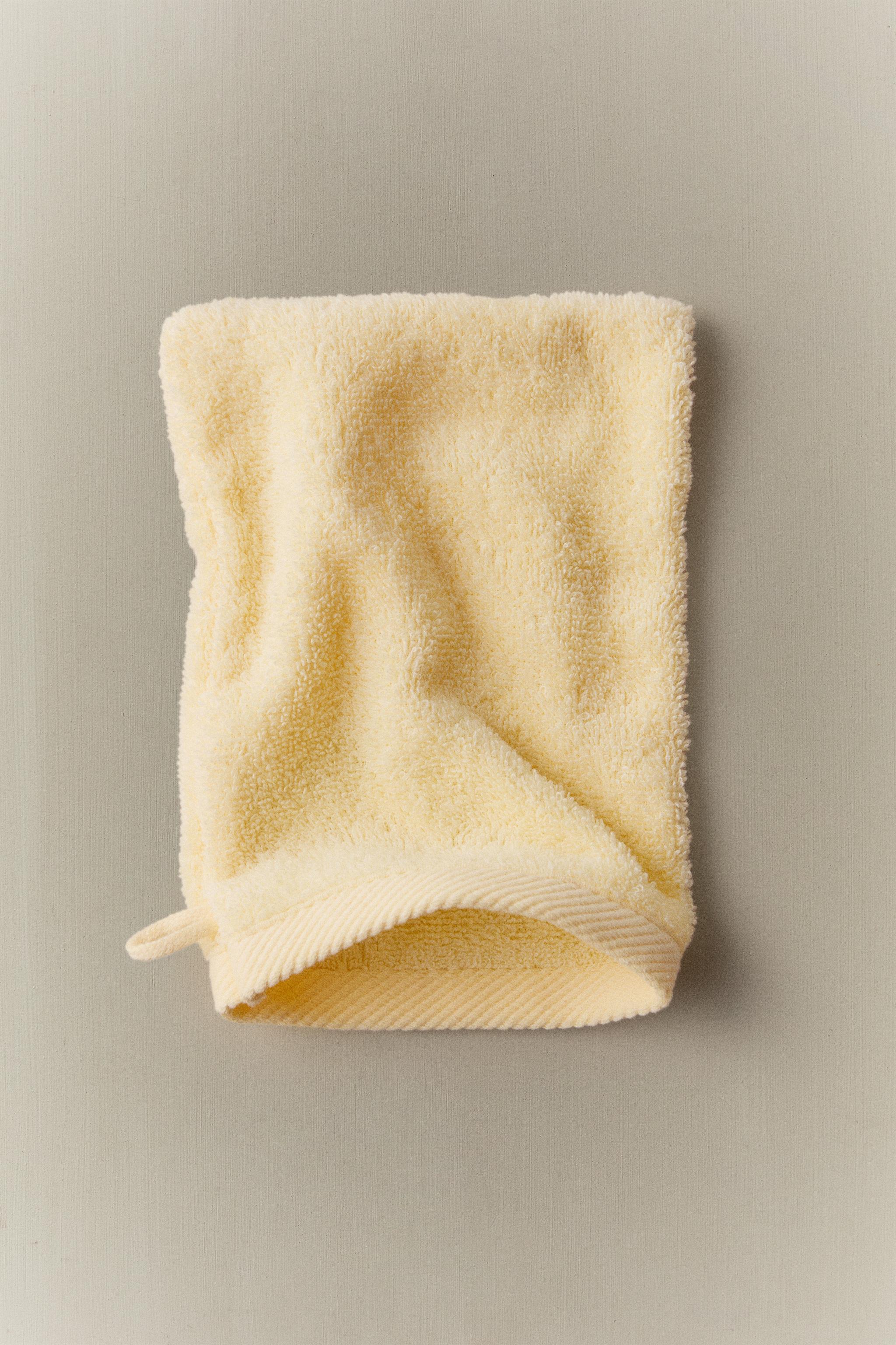 COTTON TERRY BATH MITT — Light yellow