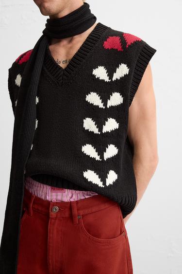 LIMITED EDITION HEART JACQUARD WAISTCOAT - Black by Zara