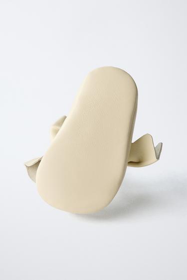 BALLERINES EN CUIR - Blanc écru de Zara - Image 3