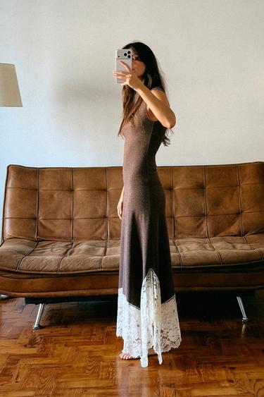 VESTIDO LARGO COMBINADO ENCAJE - Marrón de Zara