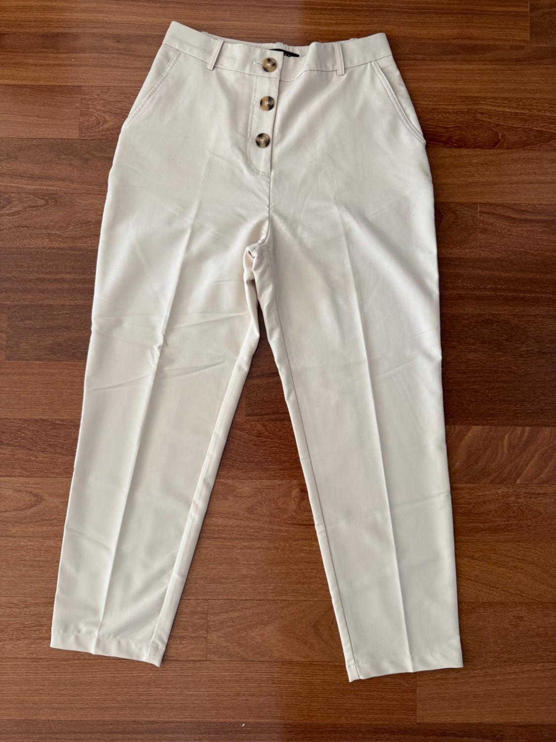 HIGH-WAIST BUTTONED TROUSERS
