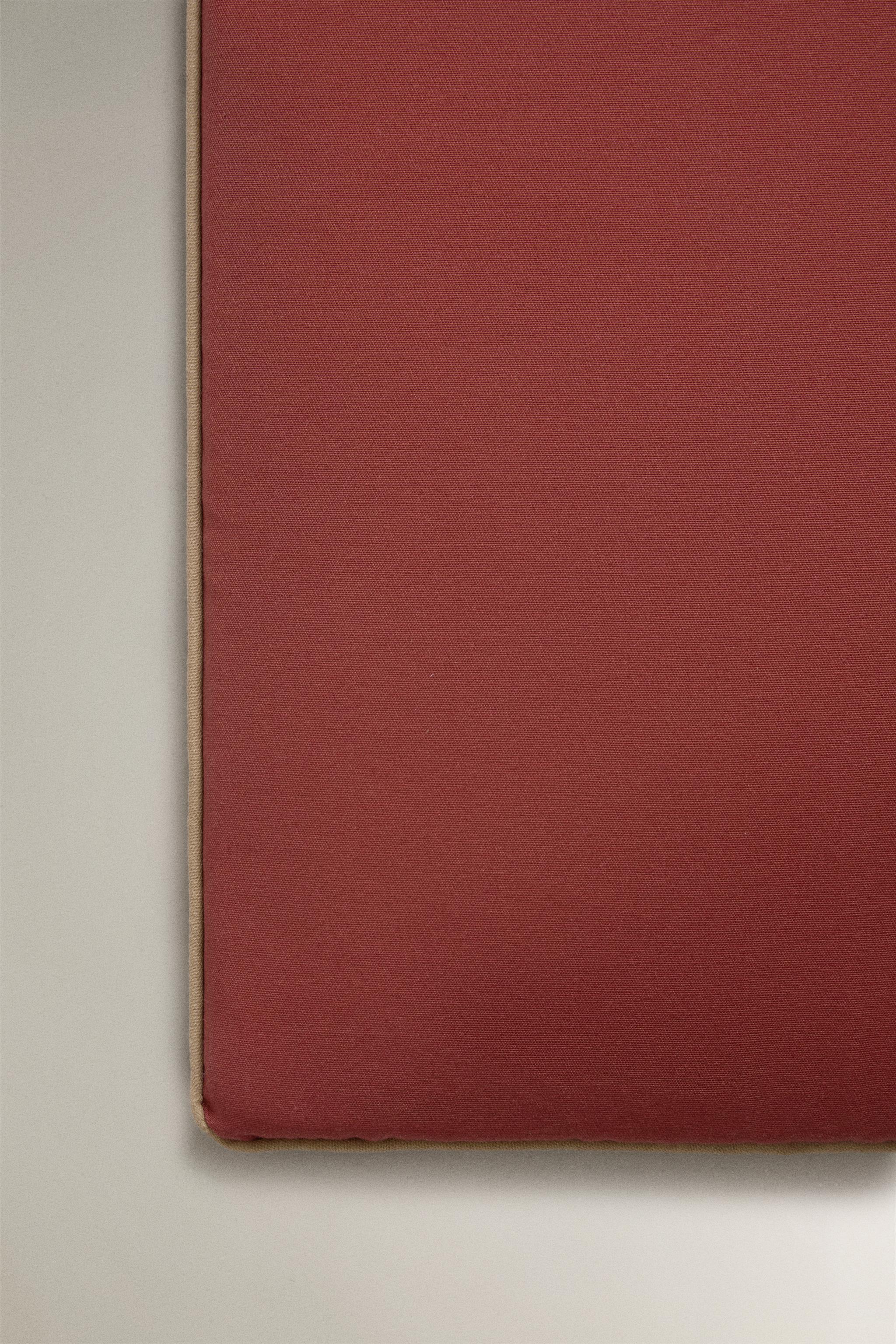 PLAIN TOPPER WITH PIPING — Reddish