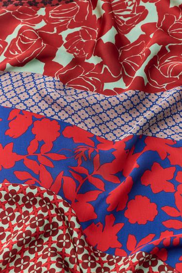 FOULARD EN SATIN À IMPRIMÉ FLEURI - Multicolore de Zara - Image 3