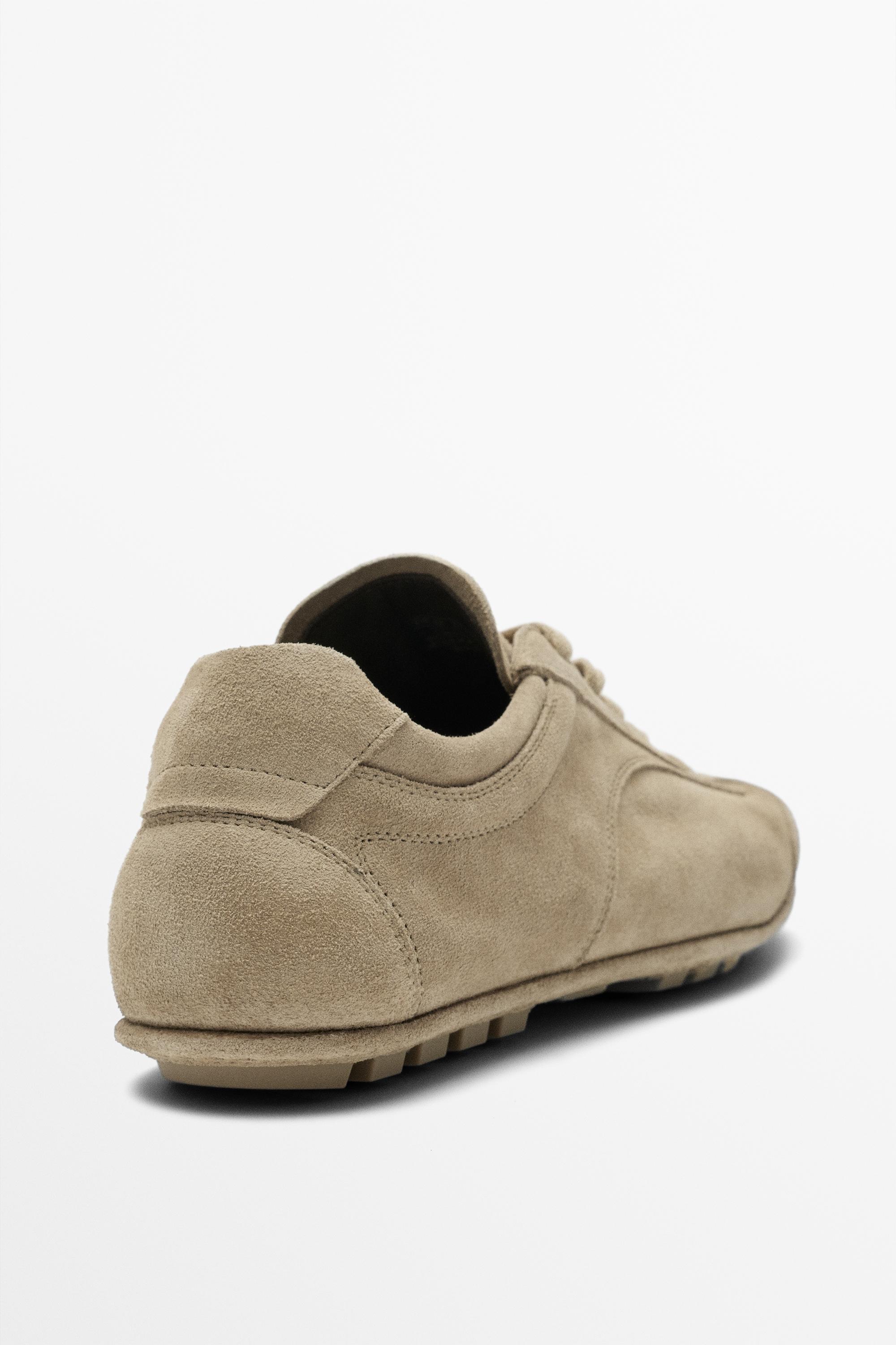 Chaussure de sport en croûte cuir