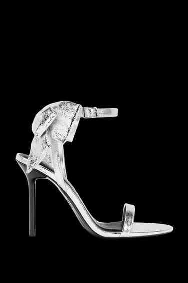Zara METALLIC EFFECT BOW SANDALS - Silver - Image 0