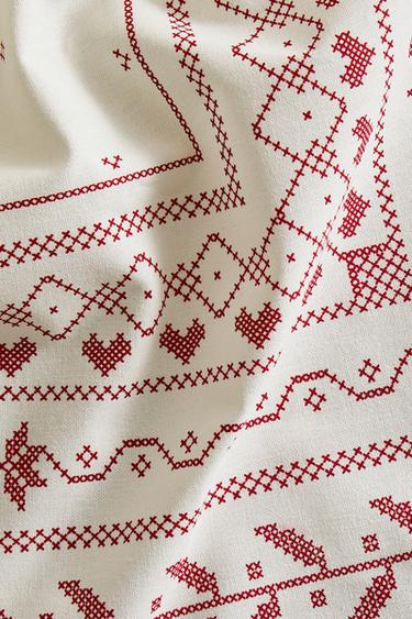 EMBROIDERED CHRISTMAS COTTON TABLECLOTH - Red / White by Zara - Image 3