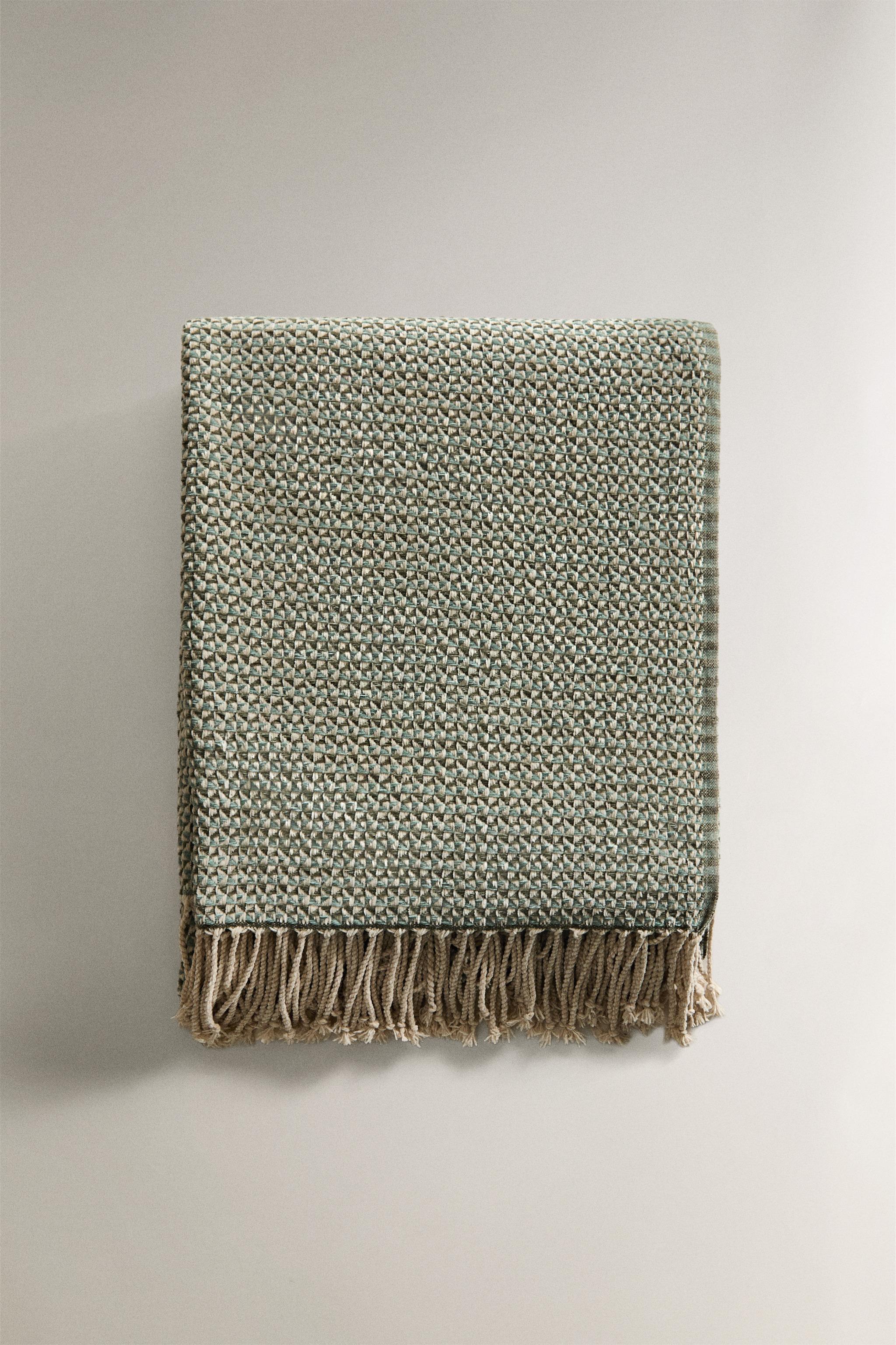 GEOMETRIC CHENILLE BLANKET
