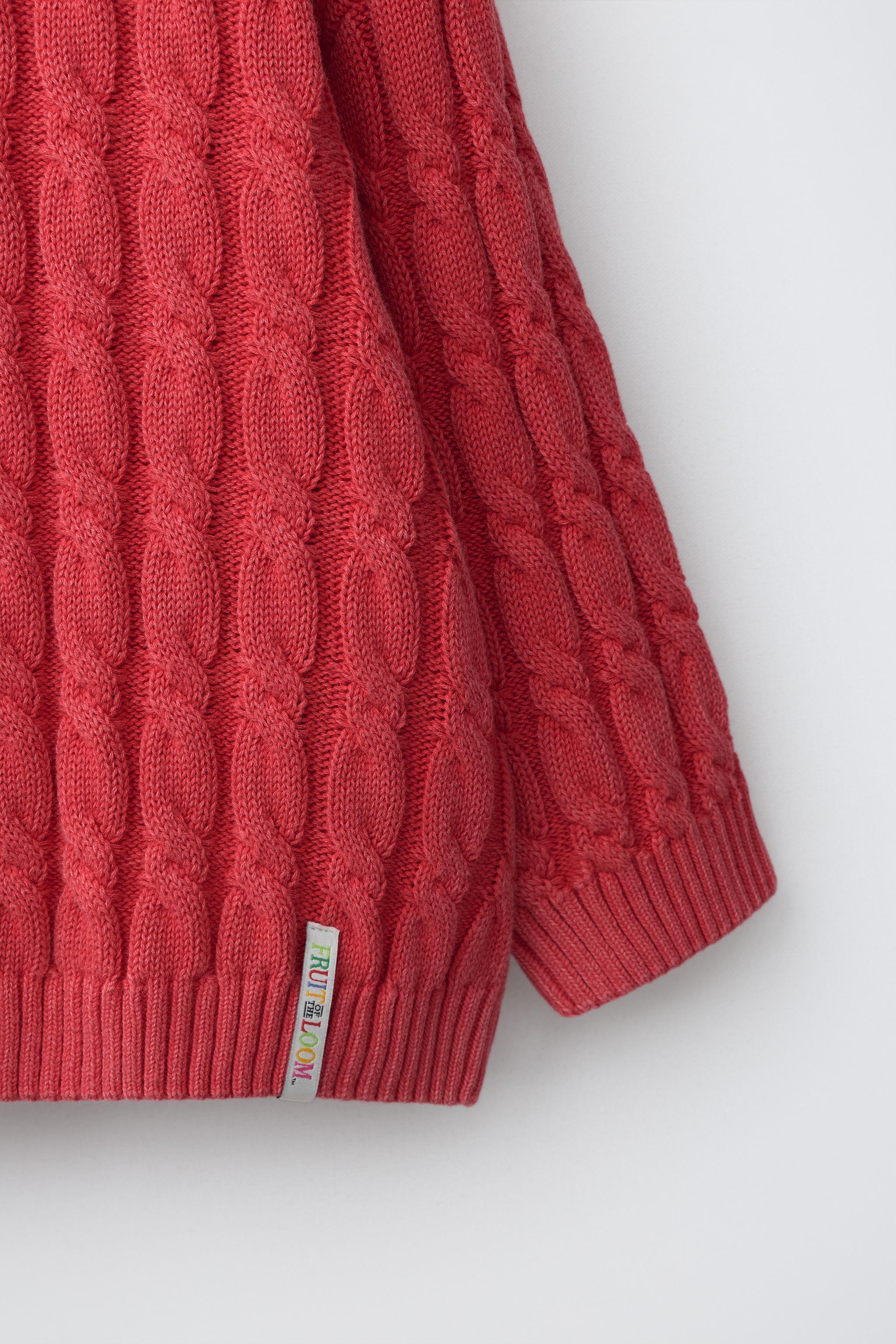 PULL EN MAILLE À TORSADES ET ÉTIQUETTE FRUIT OF THE LOOM™