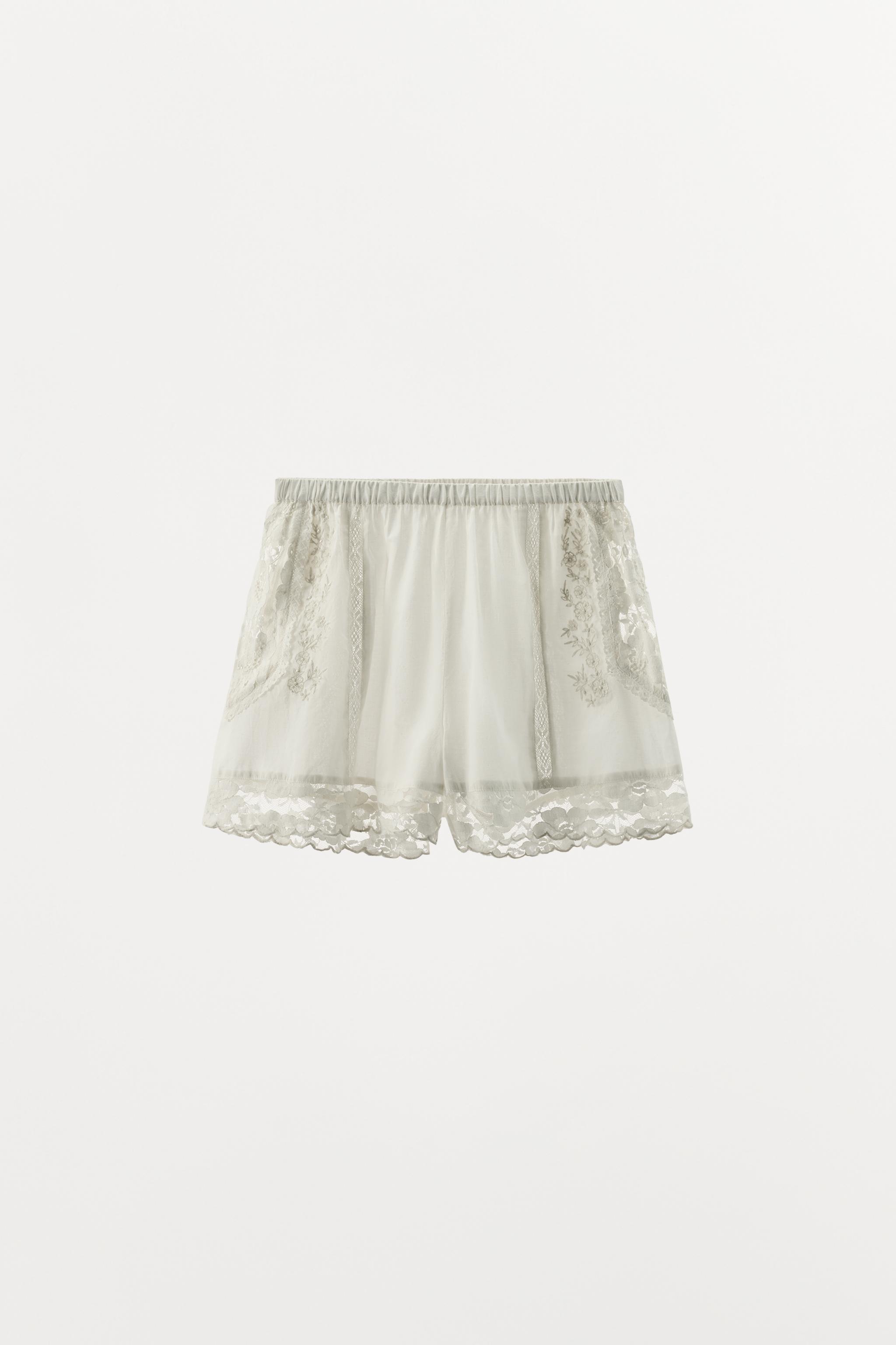 LIMITED EDITION EMBROIDERED LACE SHORTS - Oyster-white
