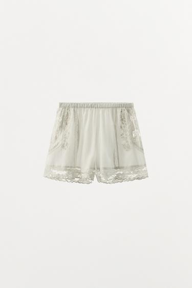 SHORTS دانتيل بتطريزات LIMITED EDITION - أبيض مكسور الخاص بـ Zara