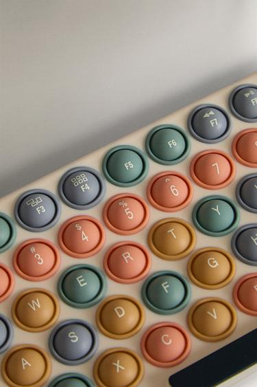 LEGETØJSTASTATUR TIL BØRN - Flerfarvet fra Zara