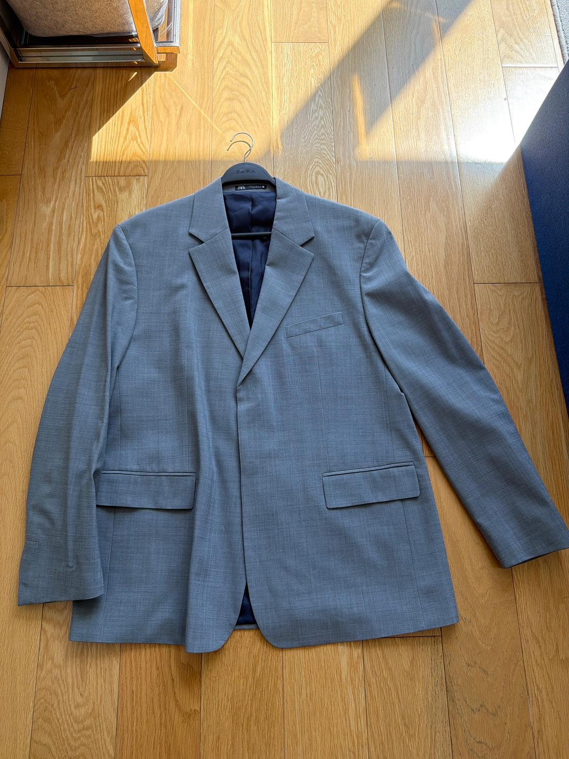GRAY HIDDEN BUTTONS BLAZER