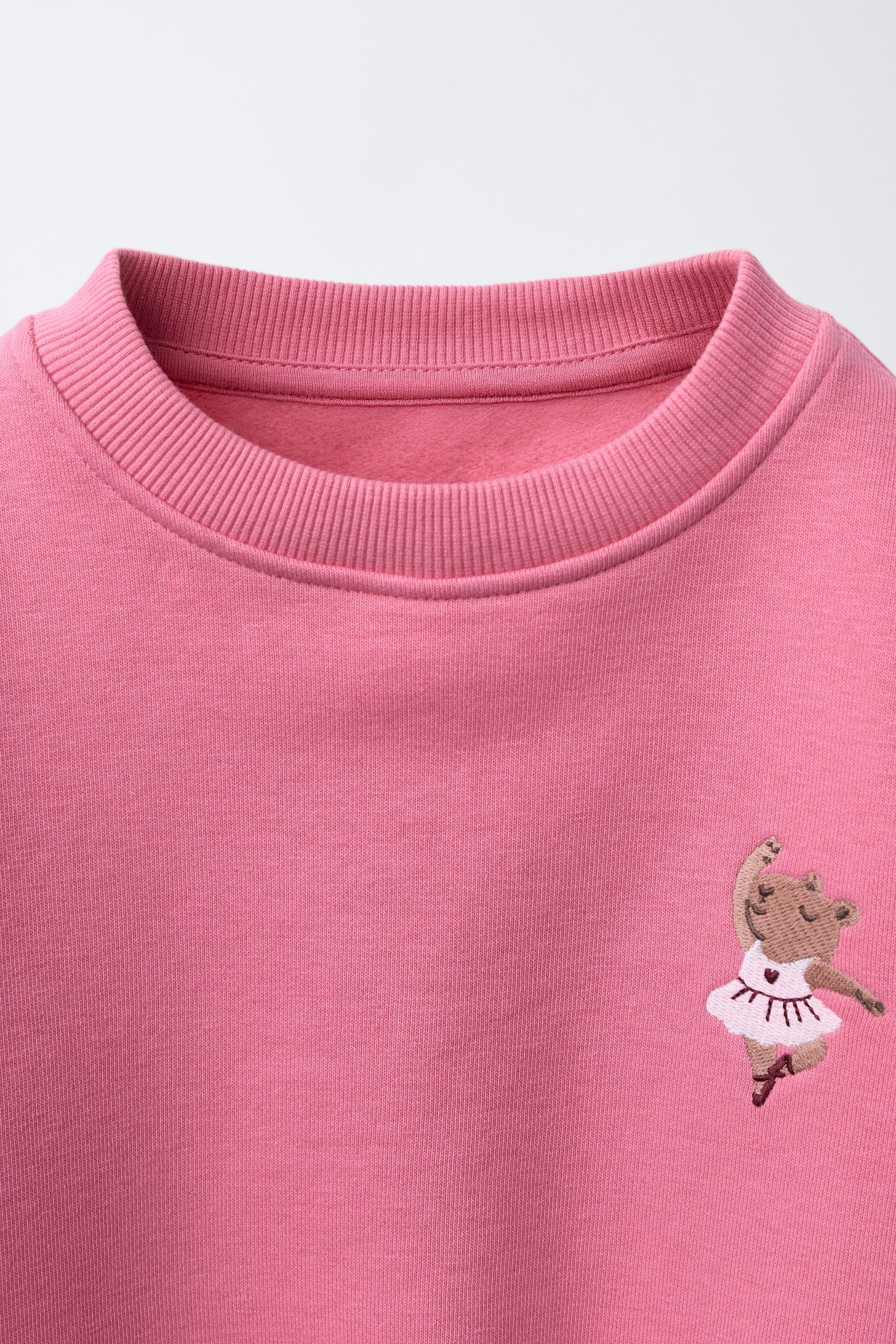 EMBROIDERED CAPYBARA AND HEART SWEATSHIRT