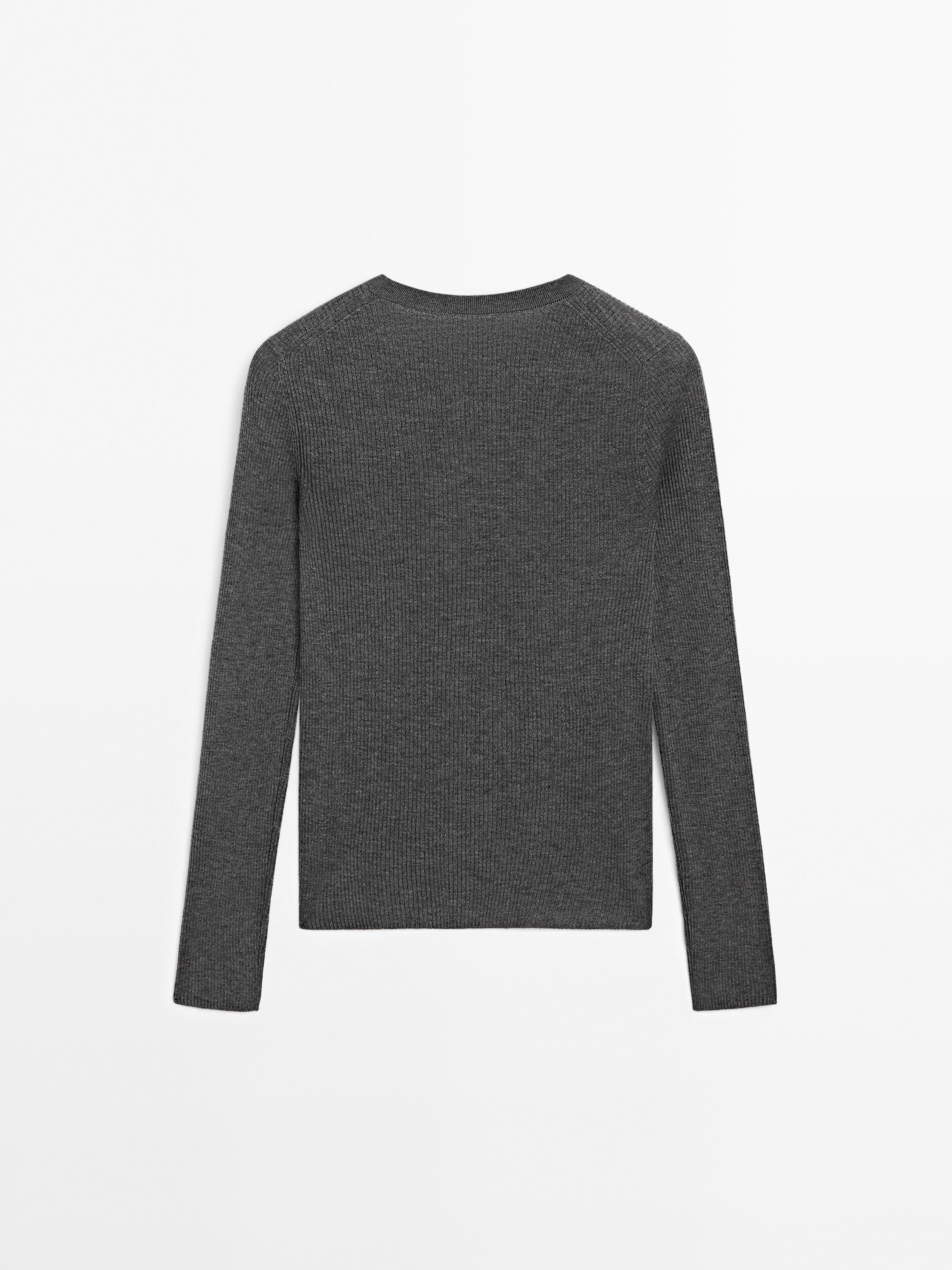 Pull laine en maille côtelée