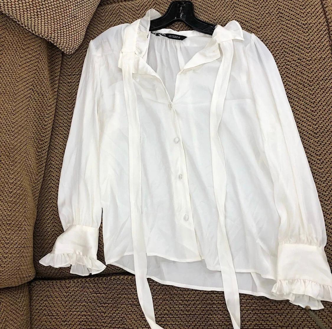 SATIN EFFECT ROMANTIC BLOUSE