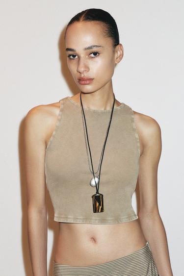 CAMISETA RIB ESPALDA DESCUBIERTA - Khaki claro de Zara