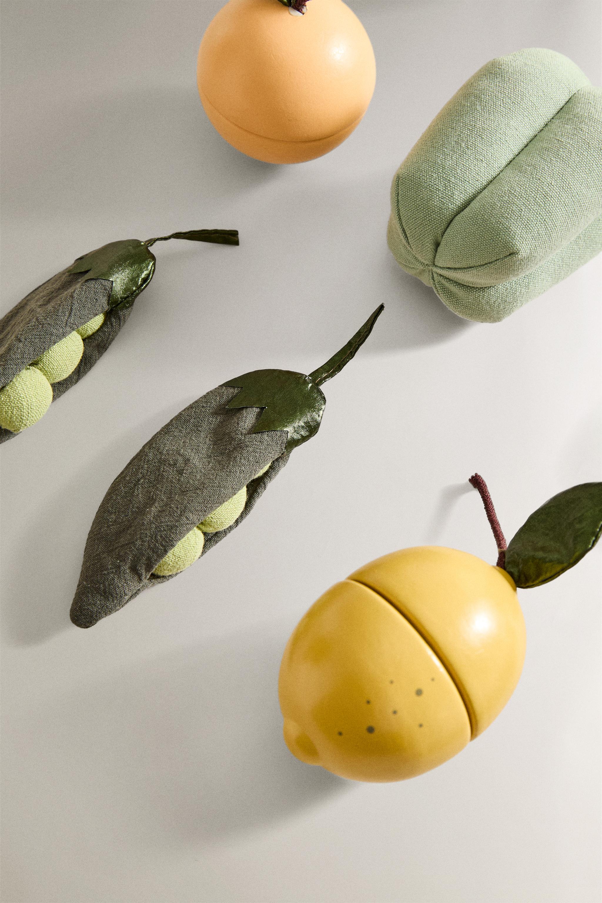 KIDS' FRUIT AND VEGETABLE TOY SET — Multicolored