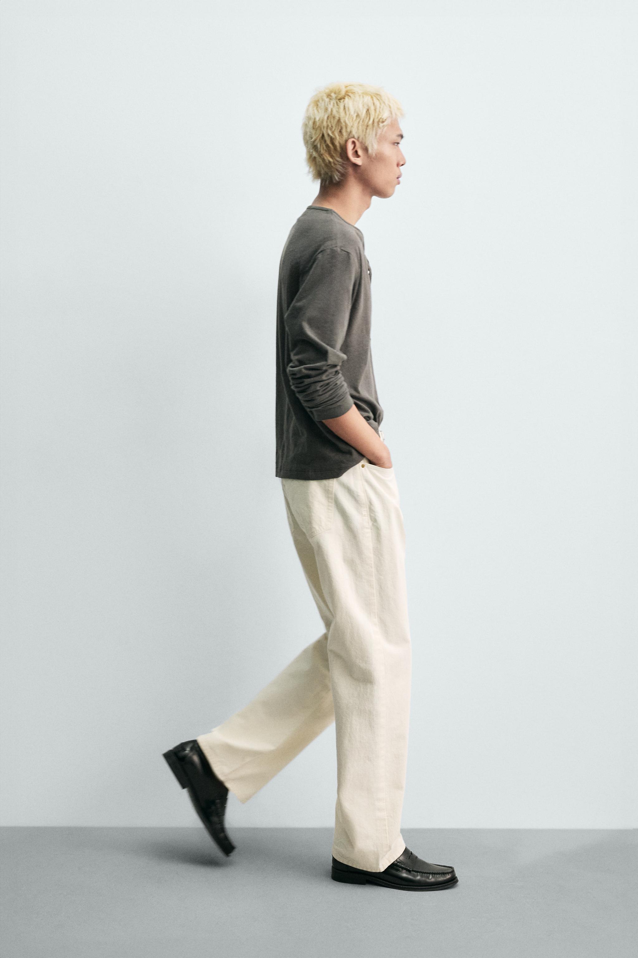 LOOSE FIT JEANS