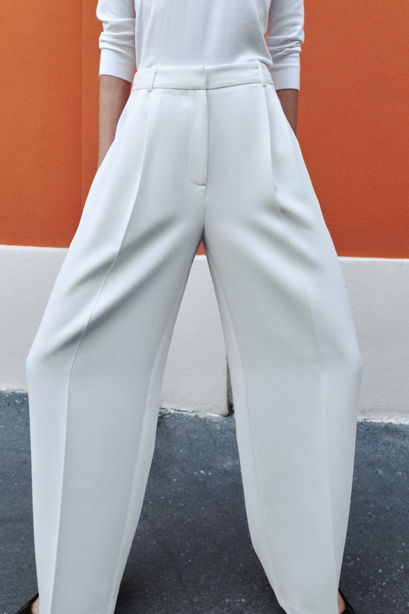 WIDE-LEG HIGH-WAIST TROUSERS