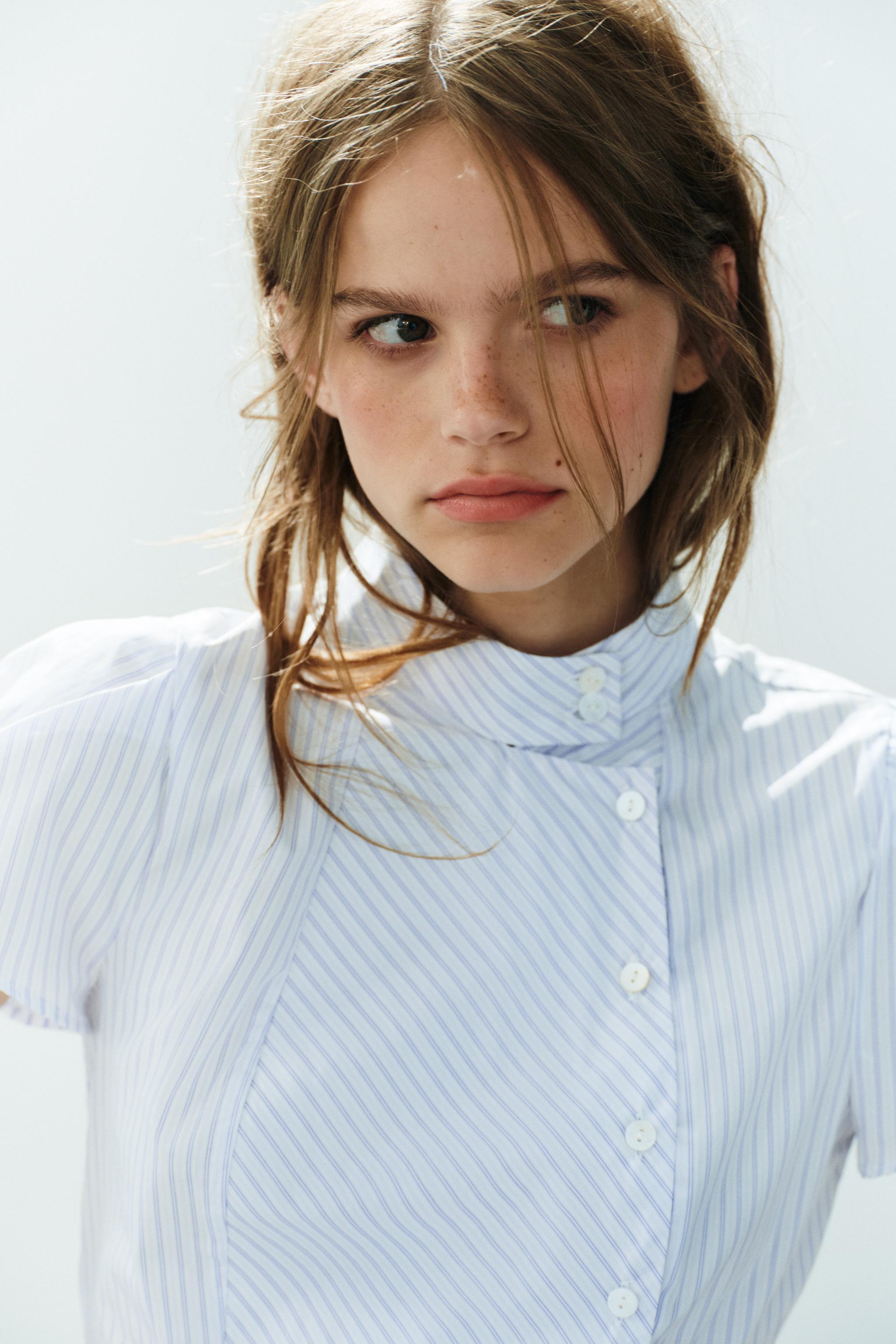 SHORT SLEEVE SHIRT — Blue / White