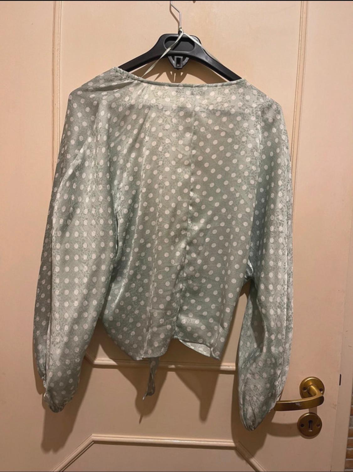 POLKA DOT JACQUARD TOP WITH KNOT - Image 2