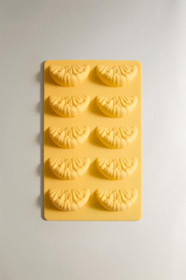 BAC À GLAÇONS SILICONE 10 QUARTIERS - Jaune pastel de Zara