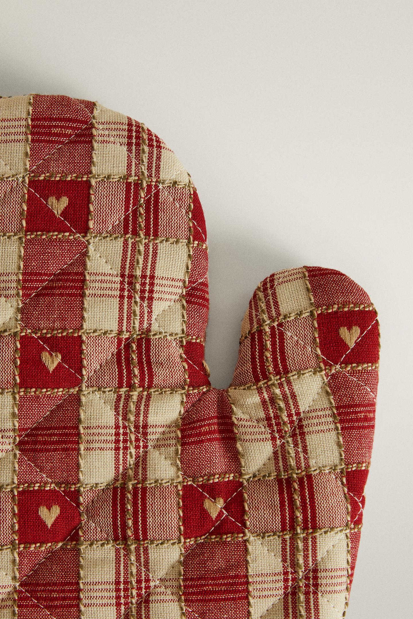 Женские аксессуары Zara Cotton Christmas Hearts and Check Kitchen Oven Mitt, цвет: Красный — фото 3