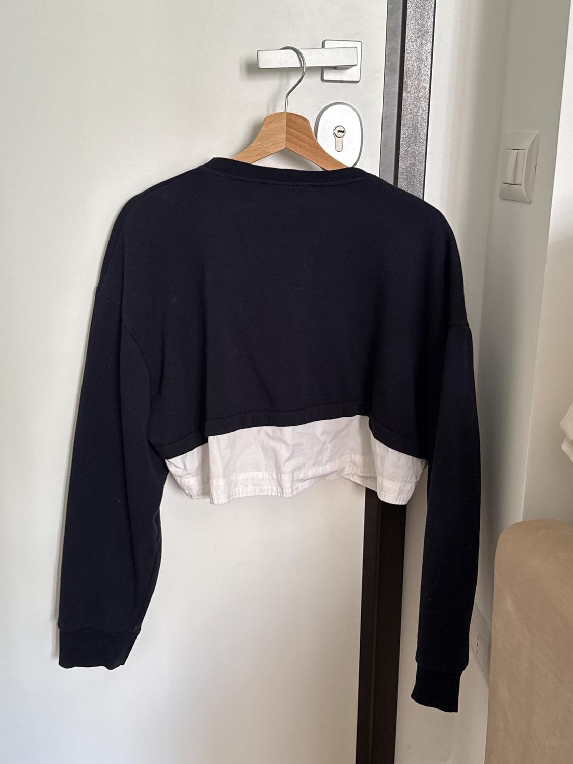 CONTRAST VARSITY CROPPED T-SHIRT - Image 2