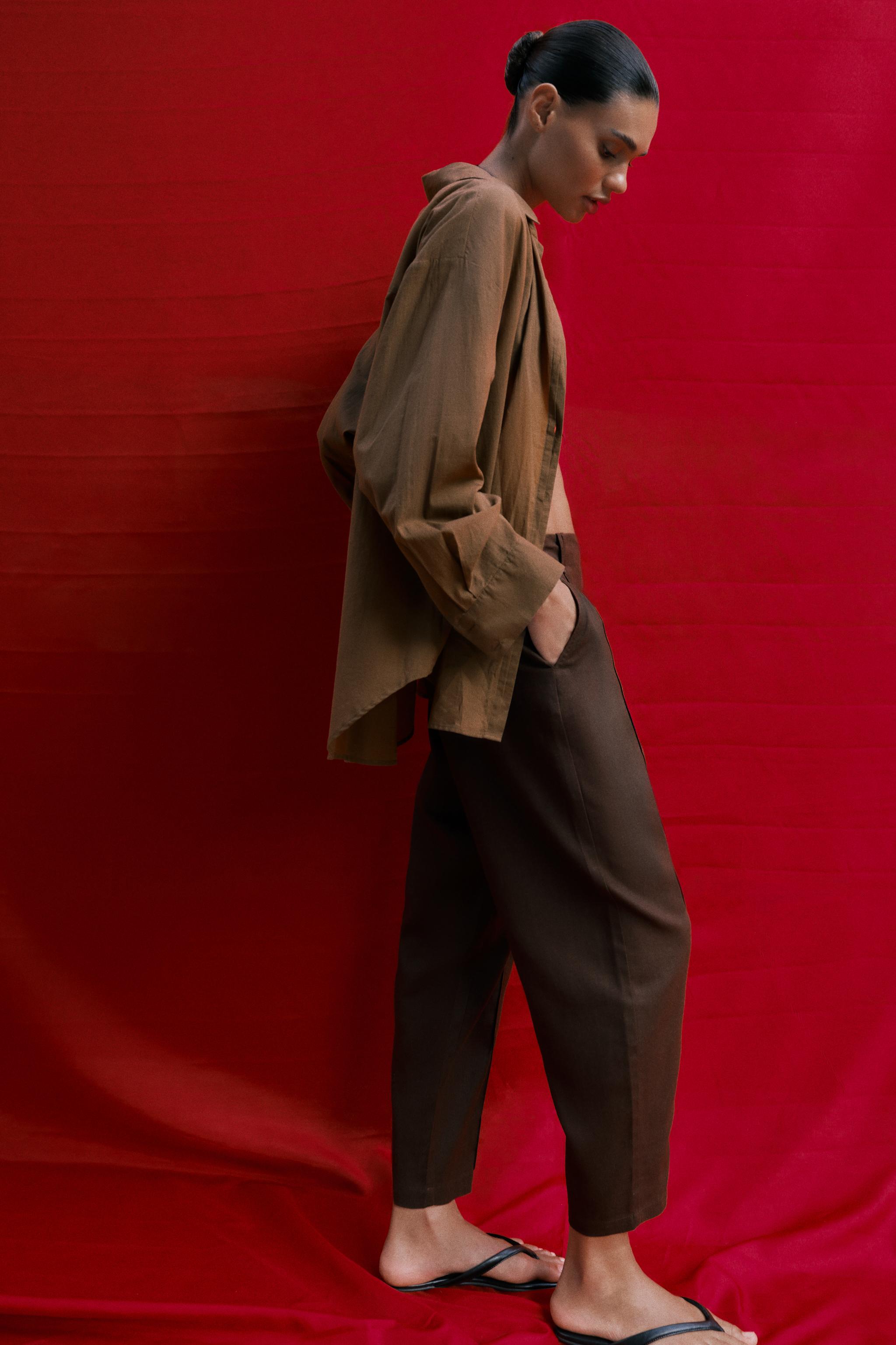 LINEN TAPERED PANTS WITH SEAM DETAIL