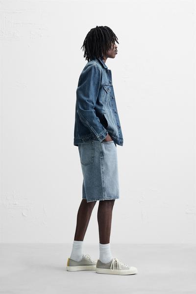 STRAIGHT FIT DENIM SHORTS